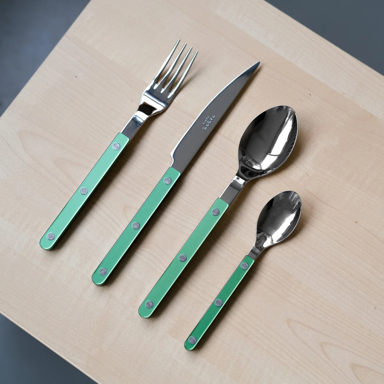 Bistrot Pearly Shiny Cutlery - Garden Green
