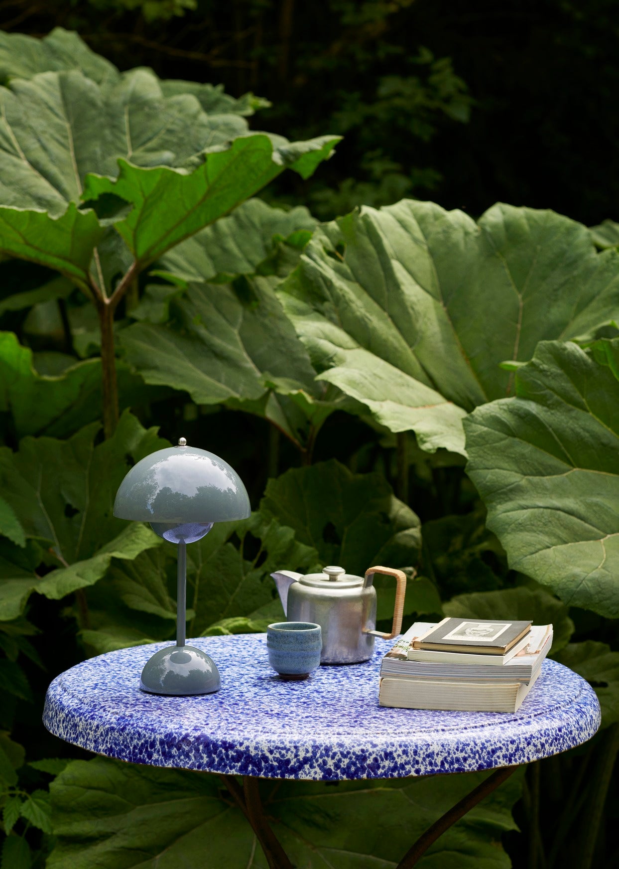 Flowerpot VP9 Portable Table (Stone Blue)
