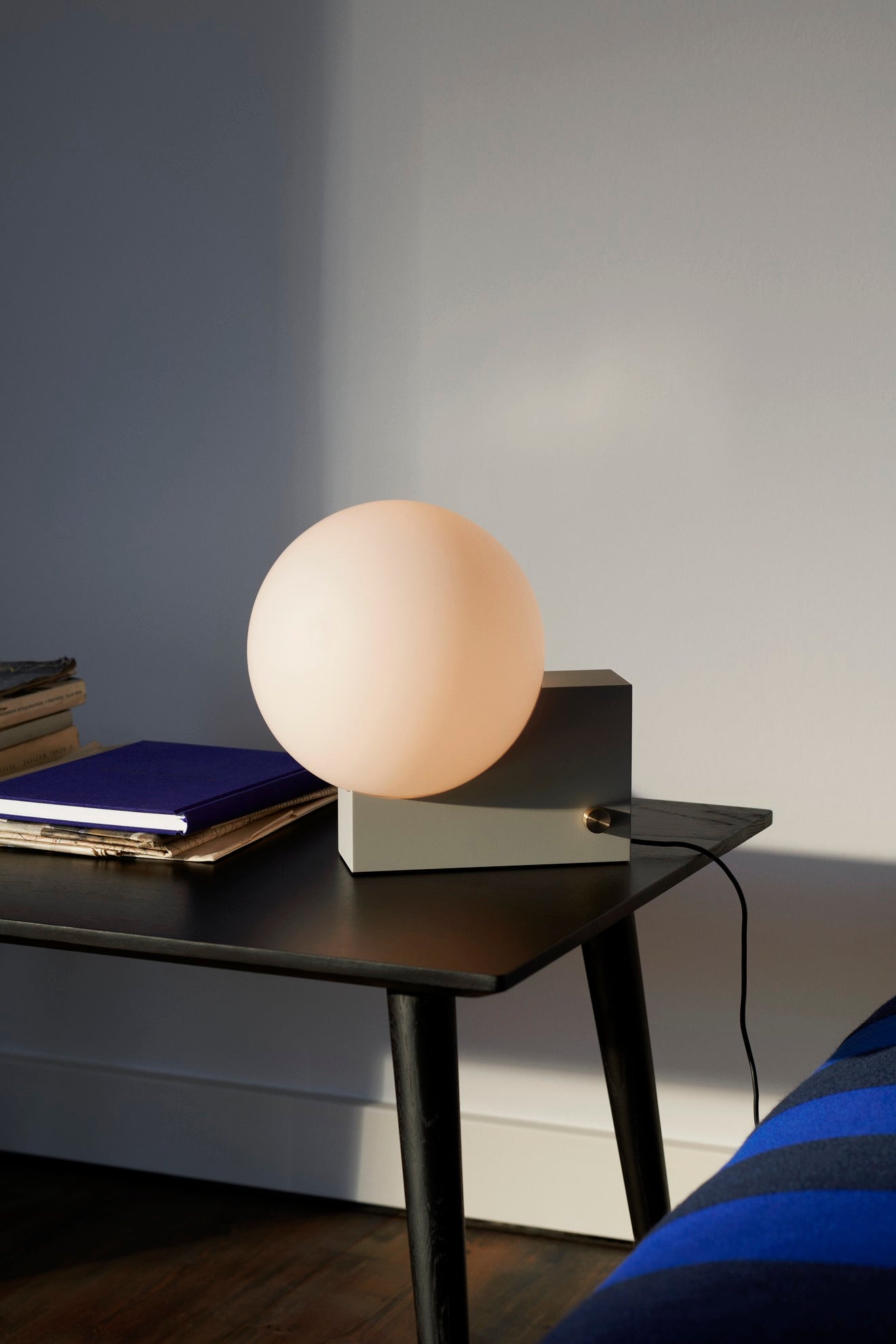 Journey SHY1 Wall and Table Lamp (Silk Grey)