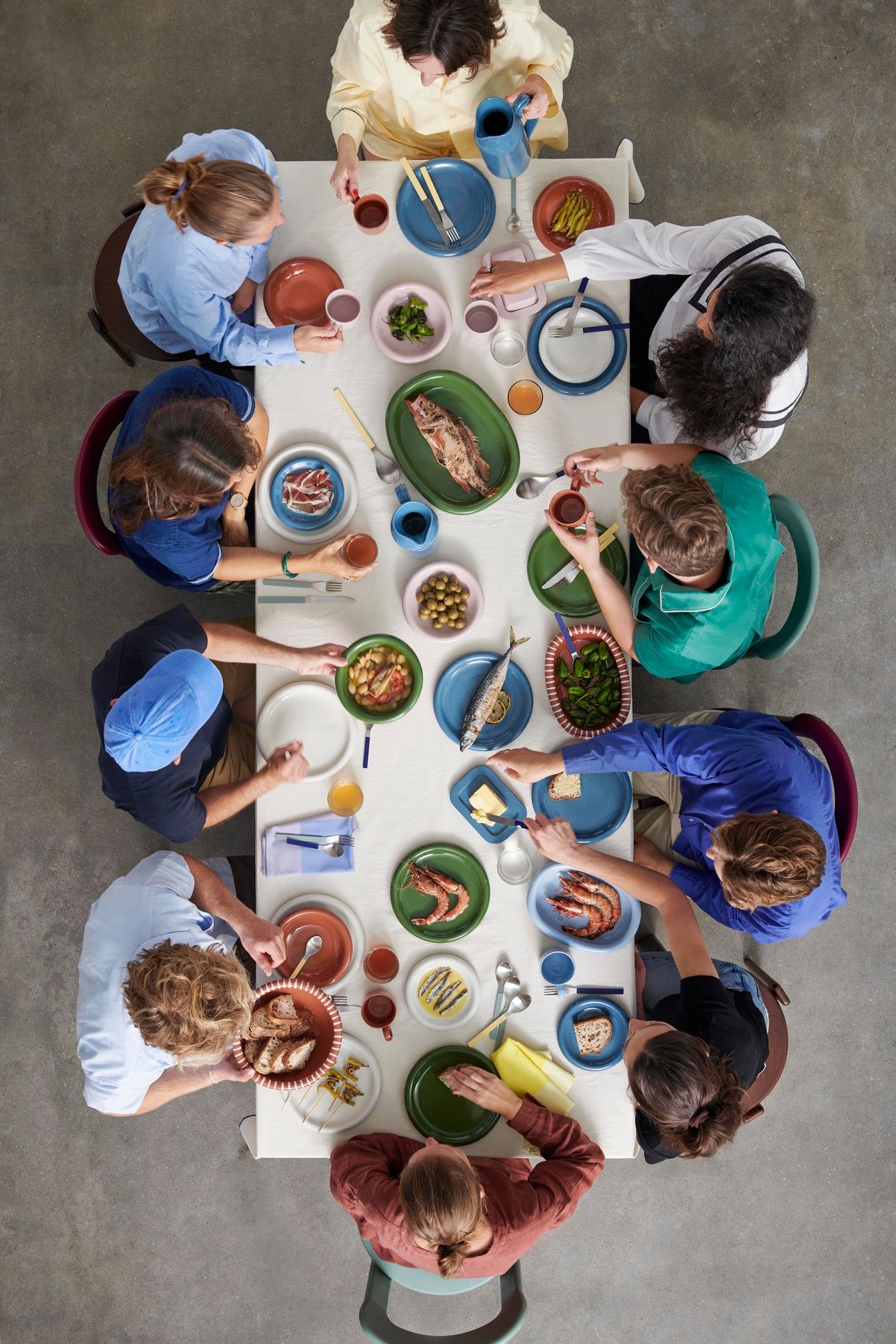 A joyful meal served with Hay Barro collection.