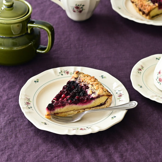 Studio M' Rosier Plate 20cm in a warm, subtle beige glaze, perfect for serving your favourite dessert or use as a side plate or breakfast plate.