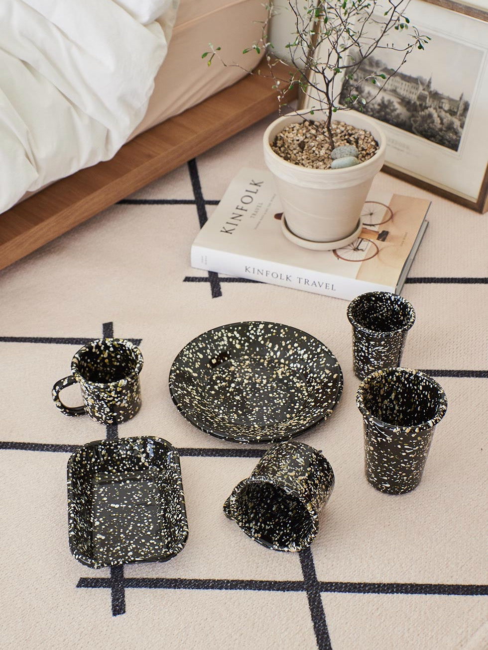 Universe Enamelware Tray 16cm (Earth White)