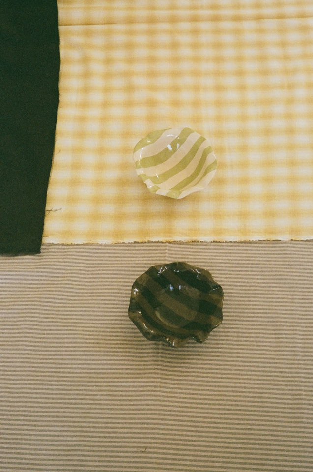 Ruffle Bowl Stripe Apple