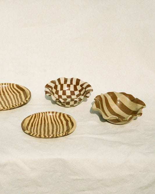 Ruffle Bowl Check Pecan