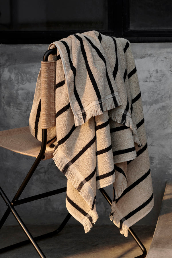 Alee Beach Towel (Sand & Black)