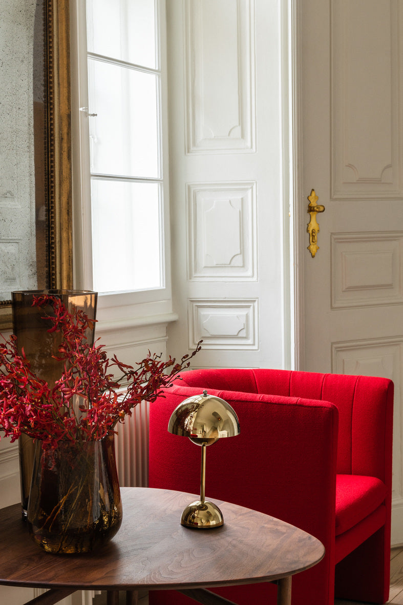 Verner Panton Flowerpot VP9 Portable Table Lamp (Brass-Plated)