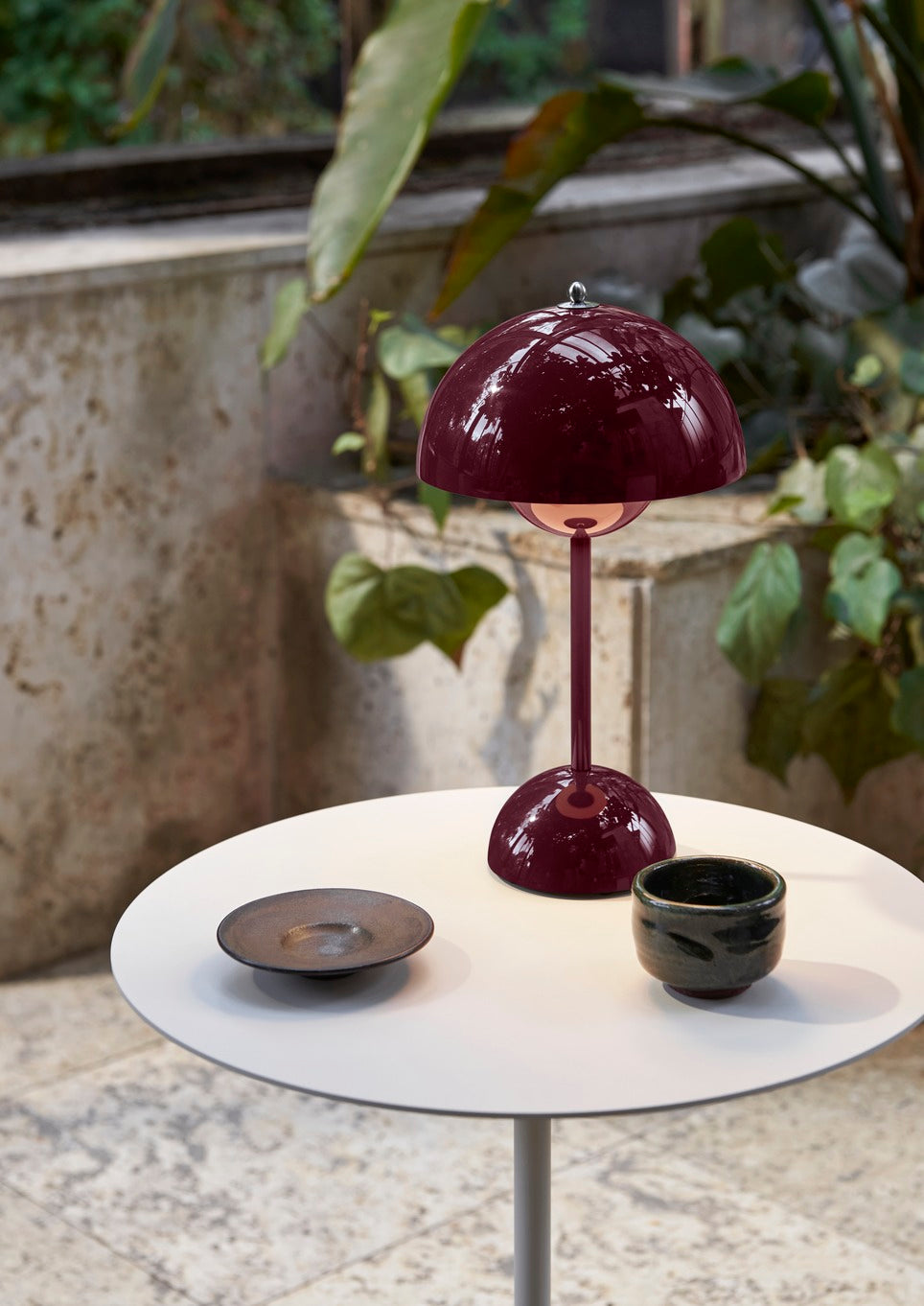 Verner Panton Flowerpot VP9 Portable Table Lamp (Dark Plum)