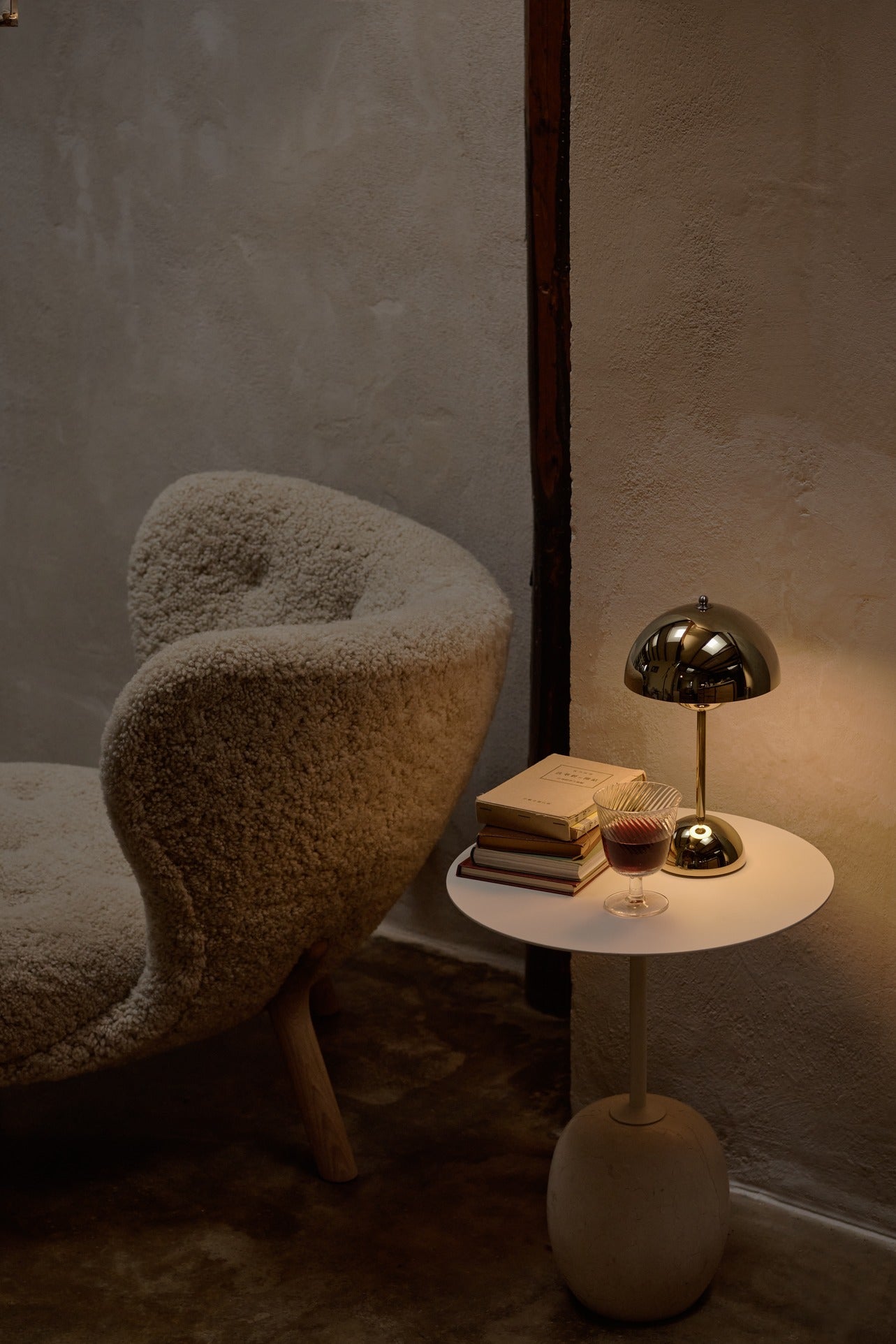 Verner Panton Flowerpot VP9 Portable Table Lamp (Brass-Plated)