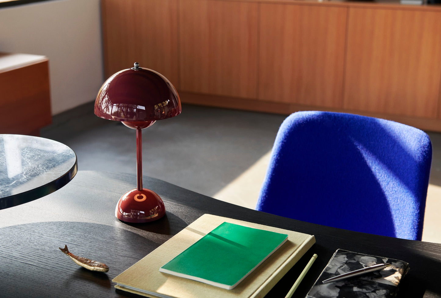 Verner Panton Flowerpot VP9 Portable Table Lamp (Dark Plum)