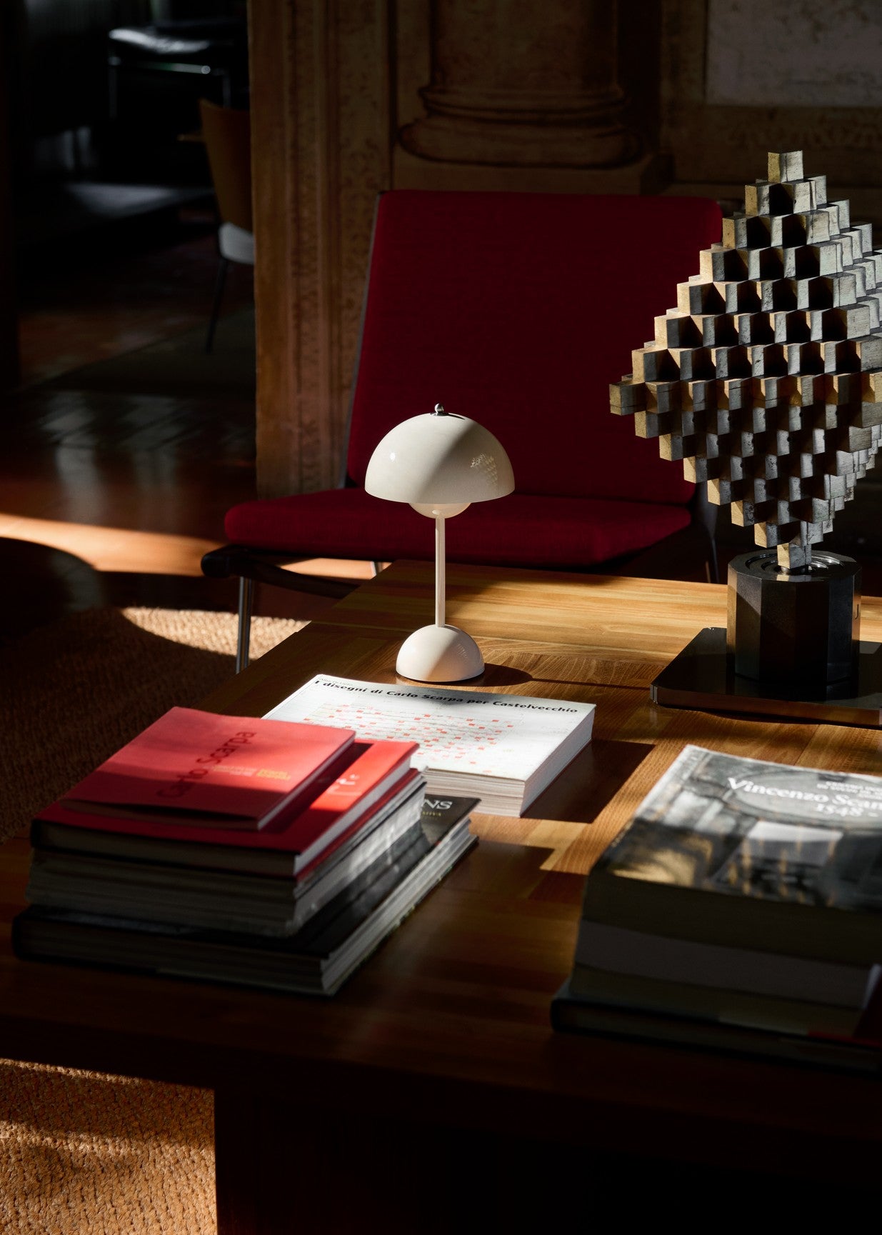 Verner Panton Flowerpot VP9 Portable Table Lamp
