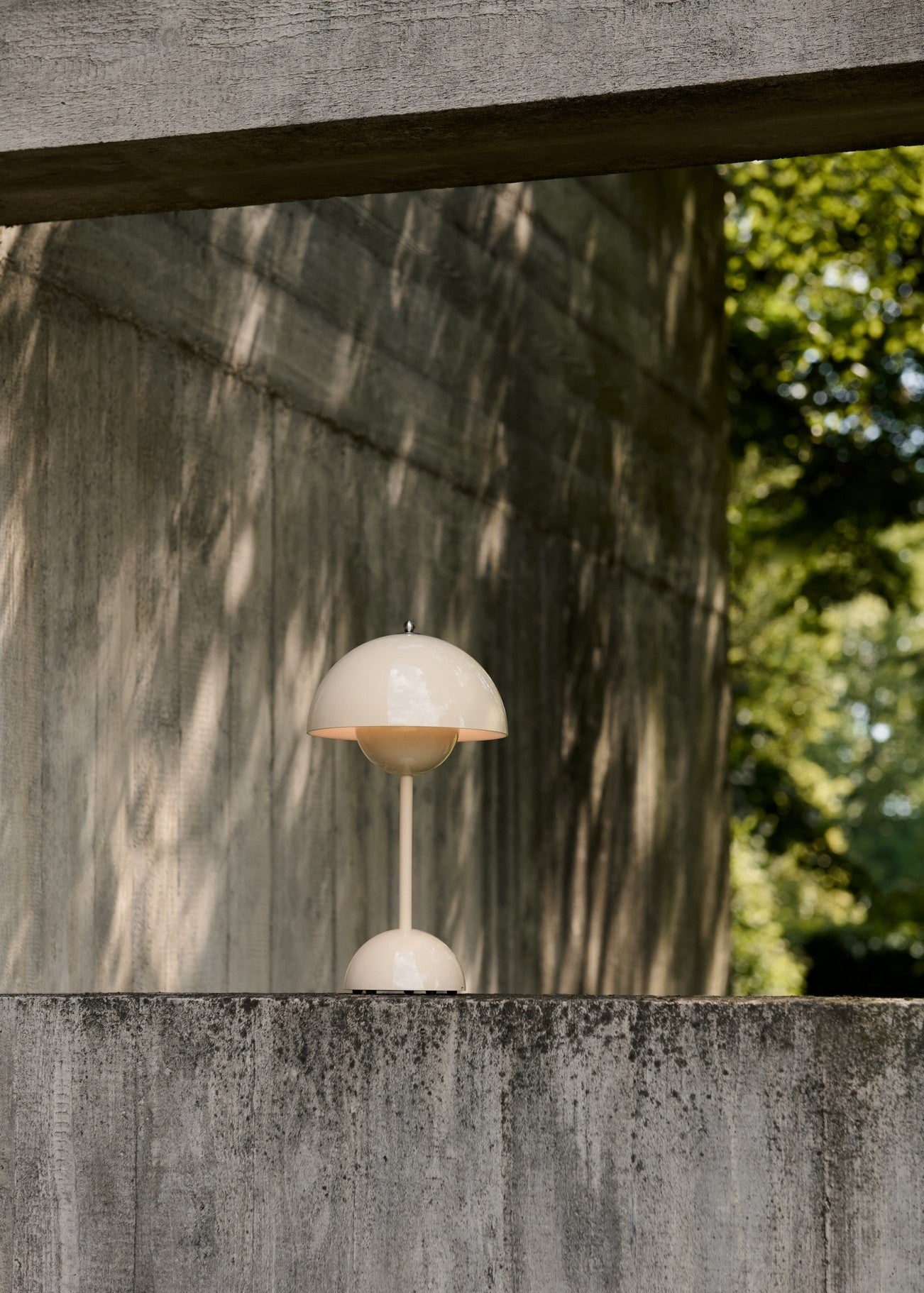Verner Panton Flowerpot VP9 Portable Table Lamp