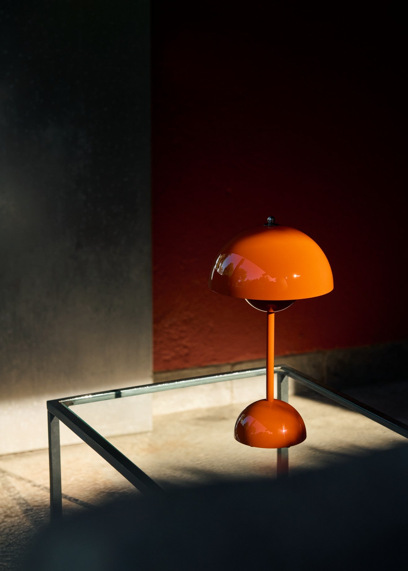 Verner Panton Flowerpot VP9 Portable Table Lamp
