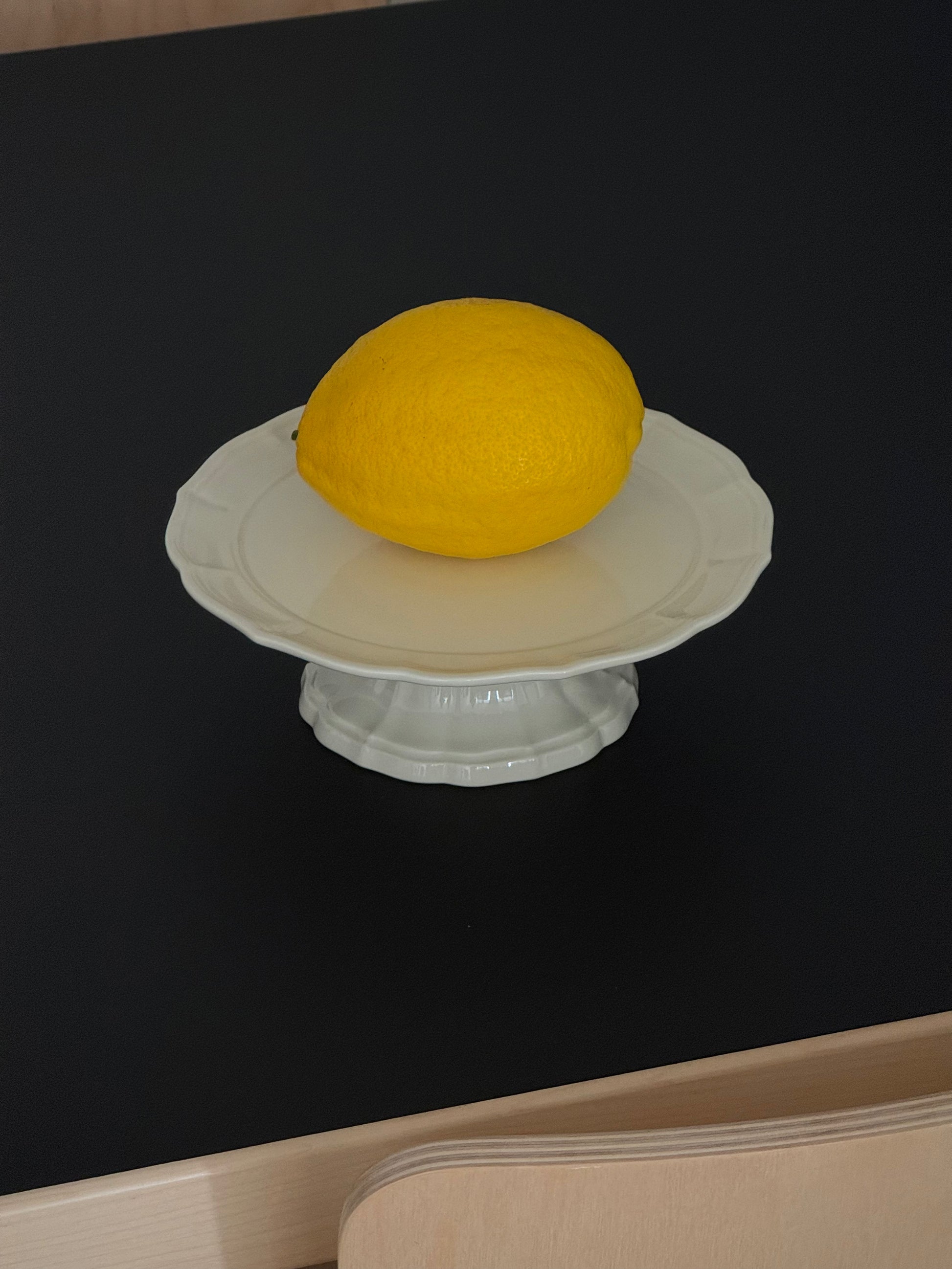 A lifestyle photo of Studio M' Parler Compote.