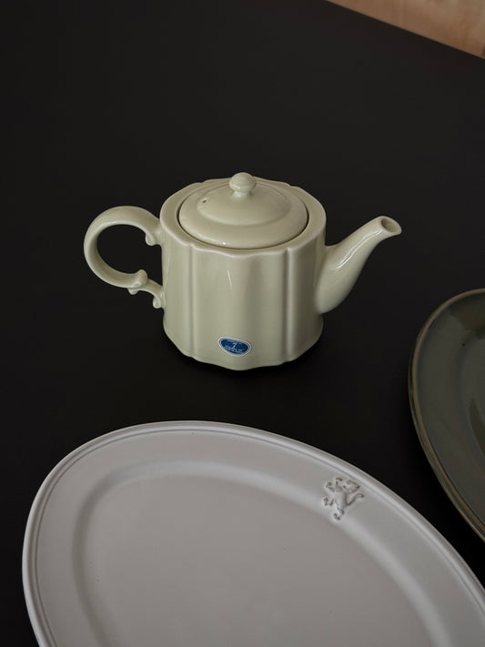 A close-up shot of Studio M' Pungency Teapot. 