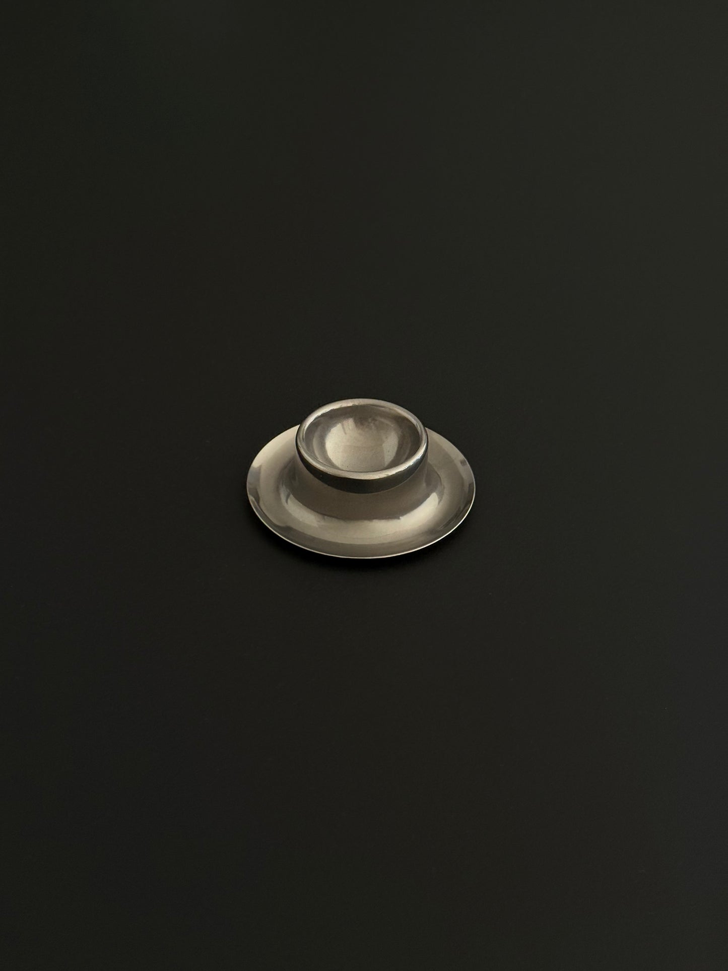 Round Egg Cup
