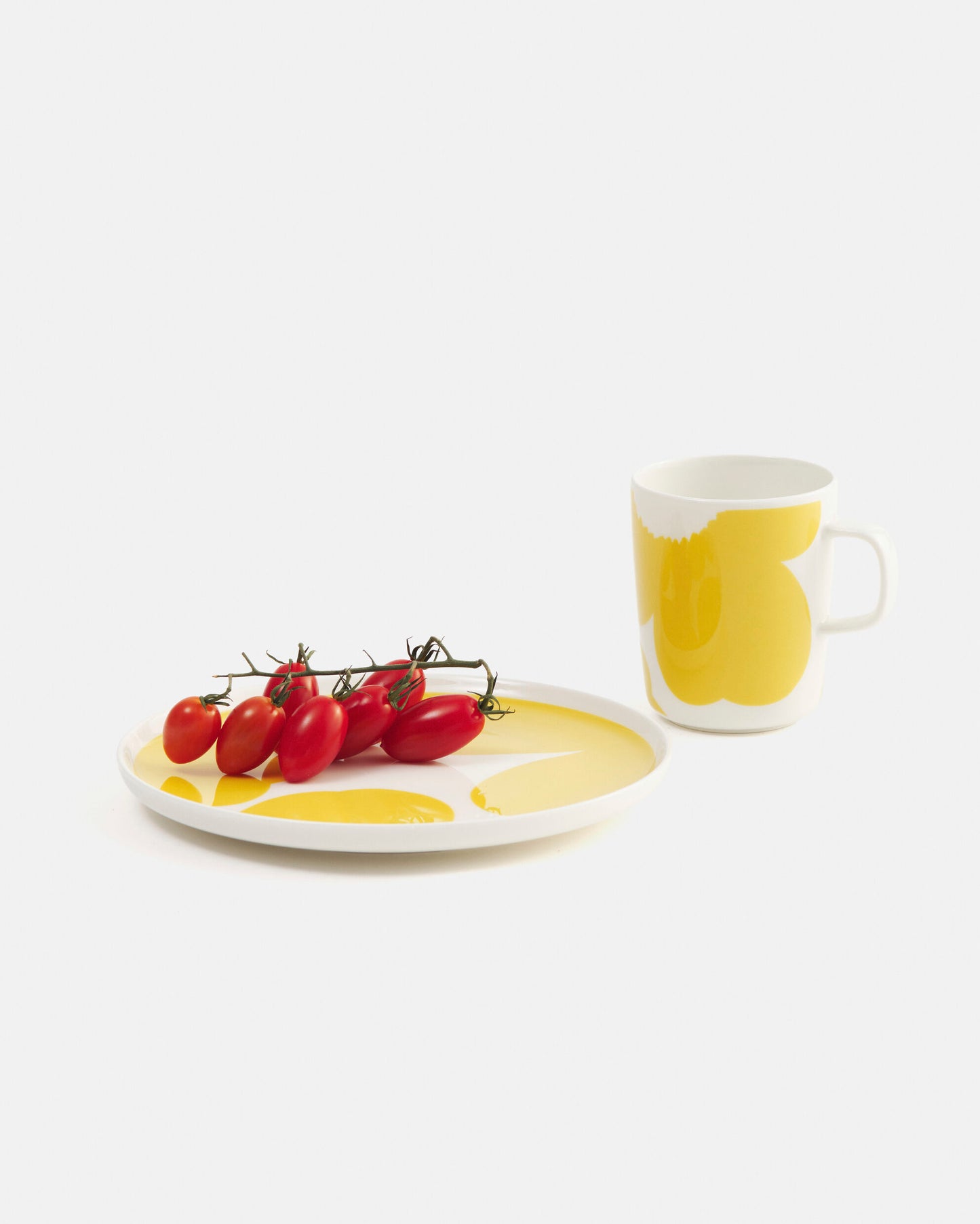 Iso Unikko Plate 20cm (White, Spring Yellow)