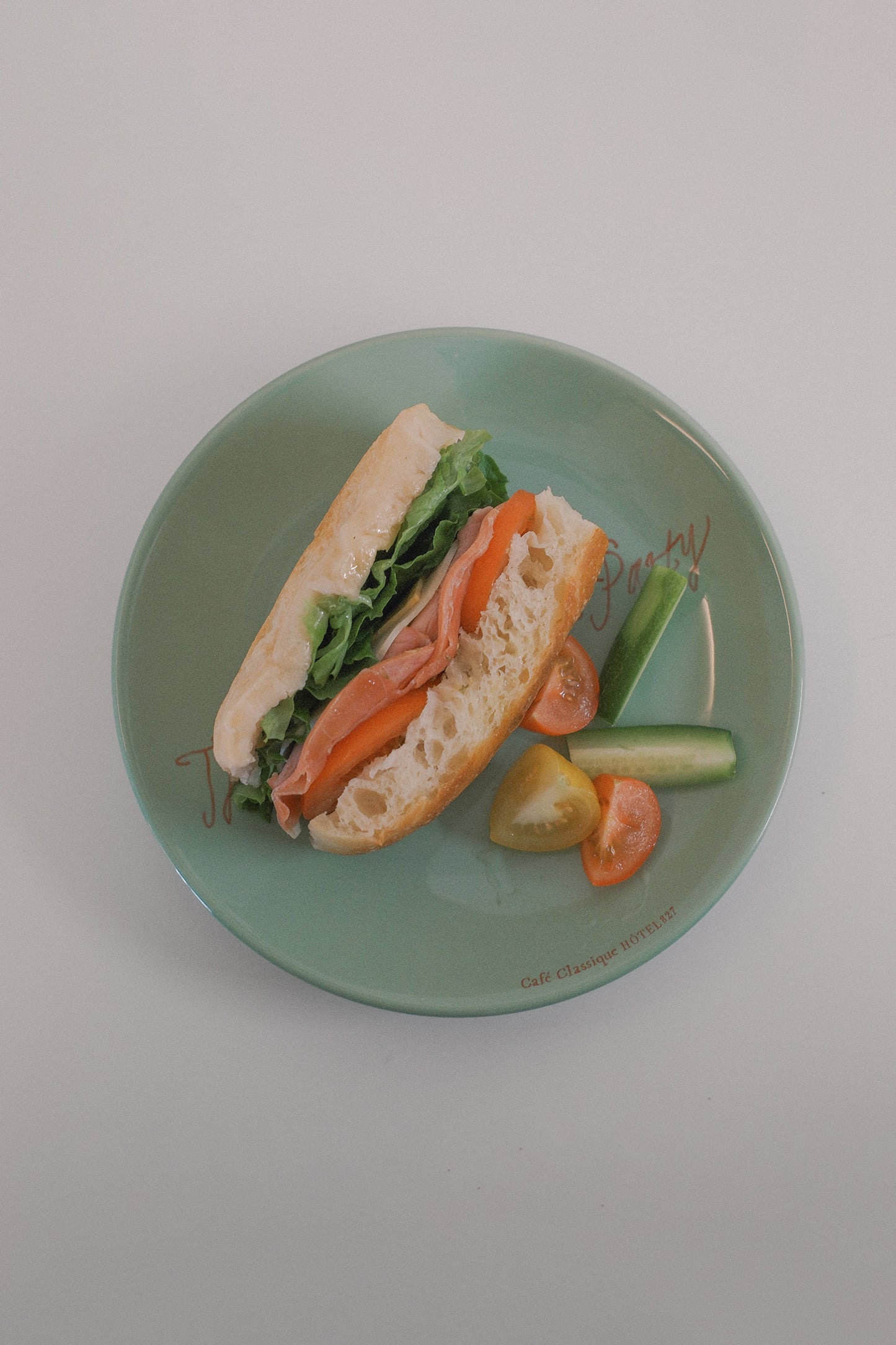 Poétique Flat Plate (Olive)