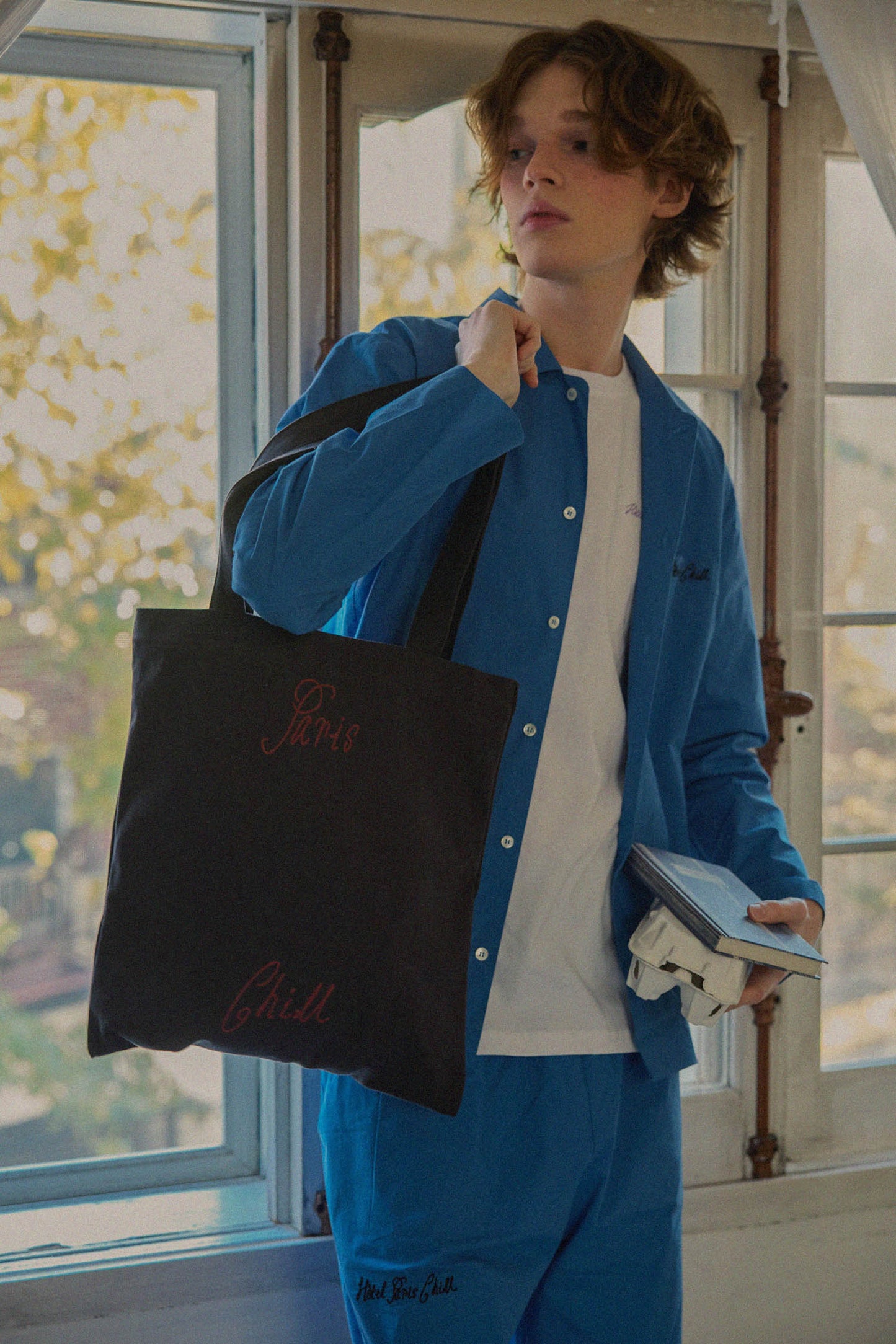 Poétique Shoulder Bag (Dark Grey)