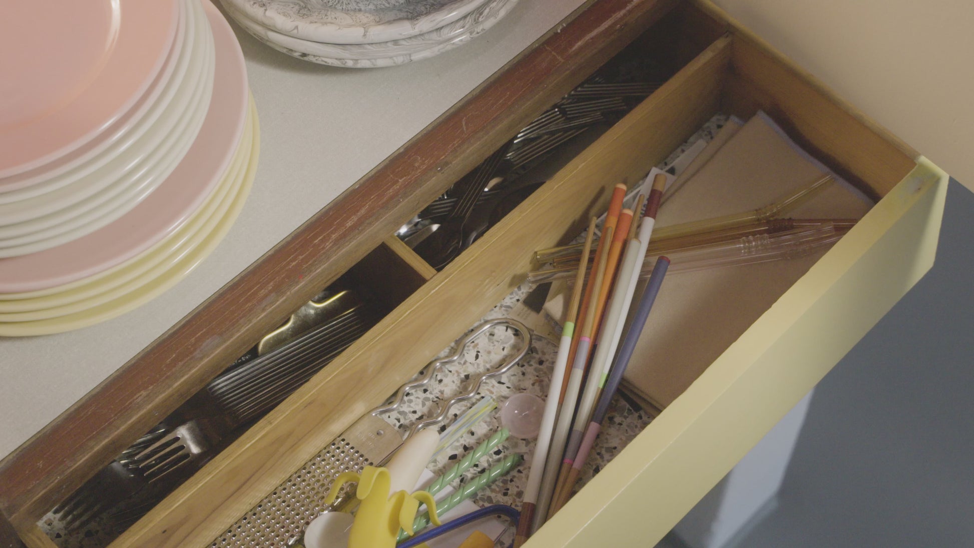 A video of the details of the Hay Colour sticks set. 
