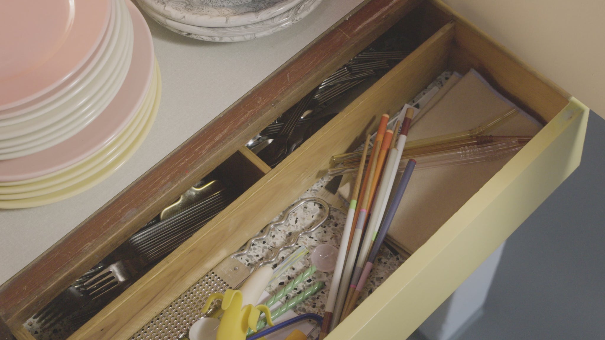 A video of the details of the Hay Colour sticks set. 