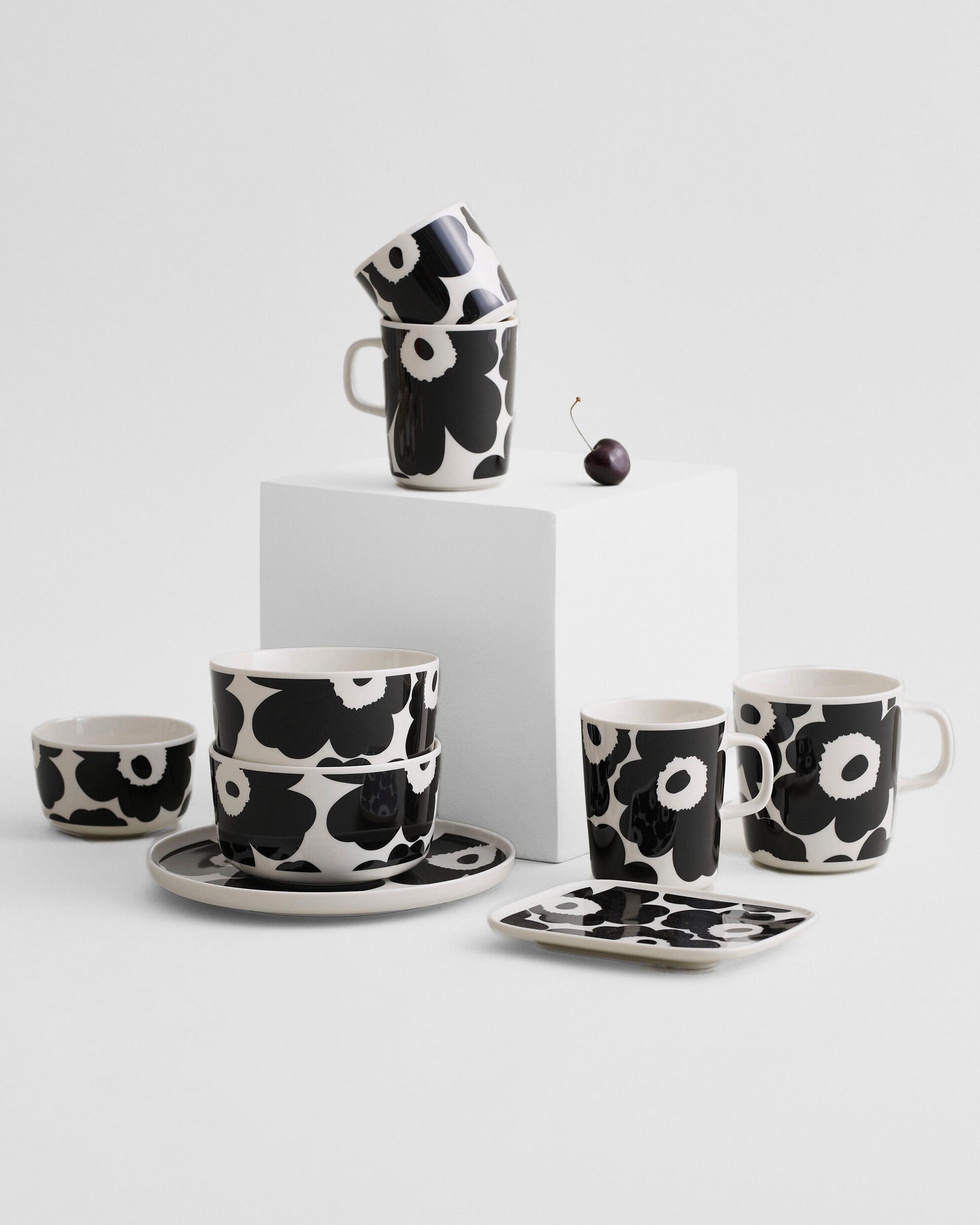 Oiva / Unikko Bowl 250ml (White, Black)
